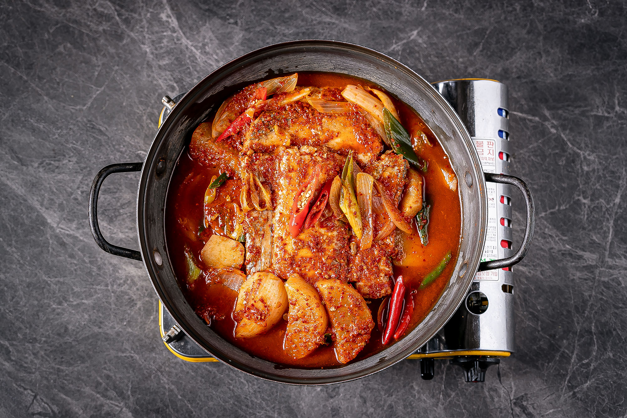 착한물고기 장유점 내부